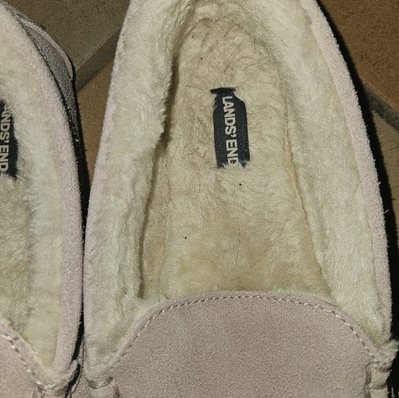 Lands’ End Womans Fuzzy Lined Suede Moccasin Slippers Size 11 - Picture 3 of 7